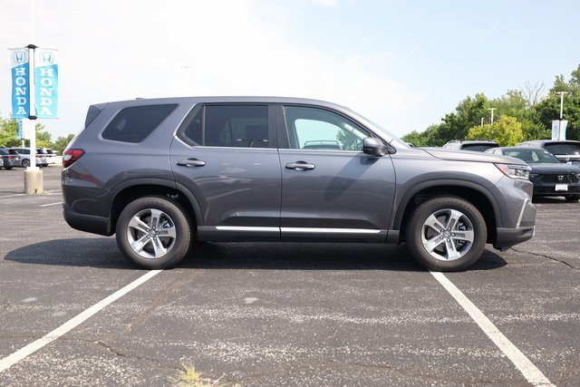 New 2025 Honda Pilot EX-L image 3