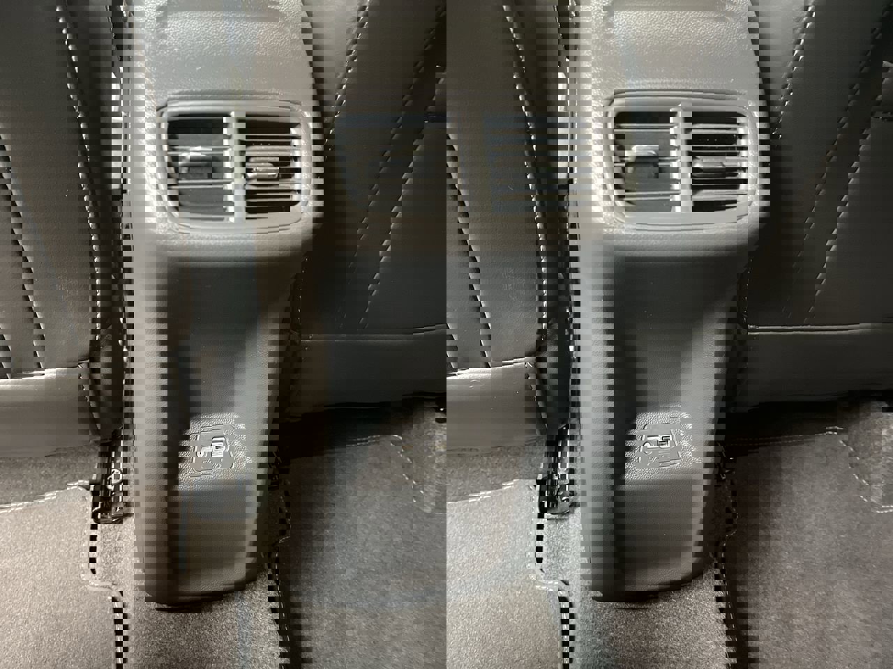 Certified 2022 Buick Envision Essence w/ Technology Package I image 13