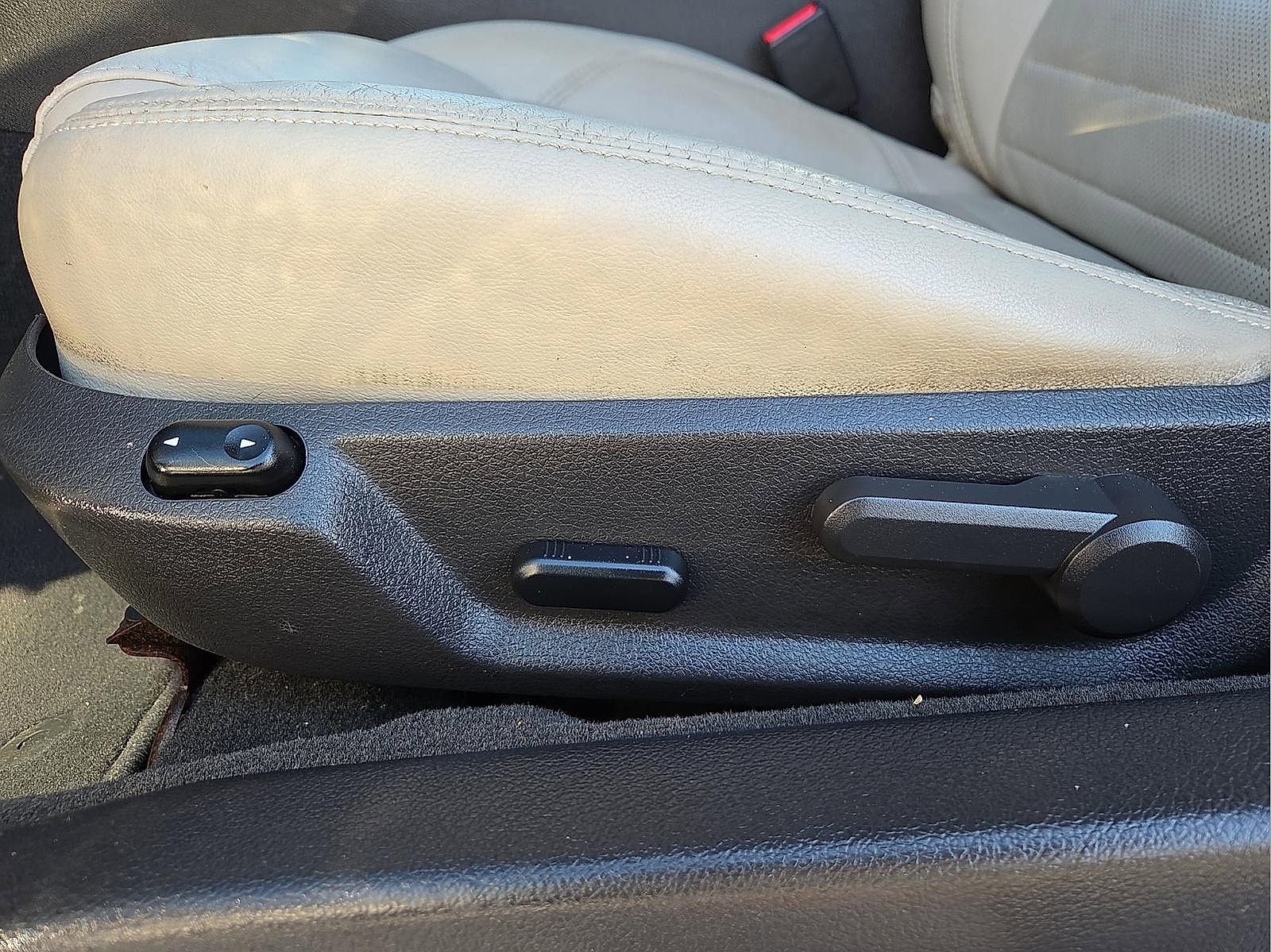 Used 2013 Ford Mustang Premium RWD image 15