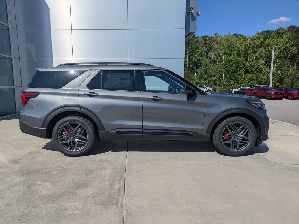New 2026 Ford Explorer ST image 3