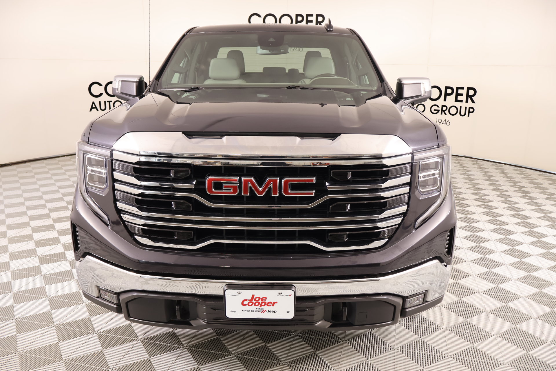 Used 2022 GMC Sierra 1500 SLT RWD image 9