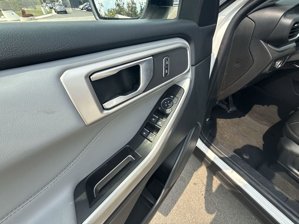 Used 2023 Ford Explorer XLT w/ Equipment Group 202A image 13