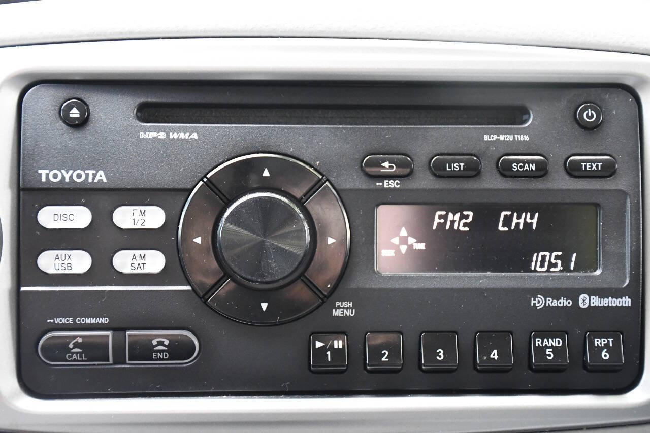 Used 2013 Toyota Yaris LE FWD image 32