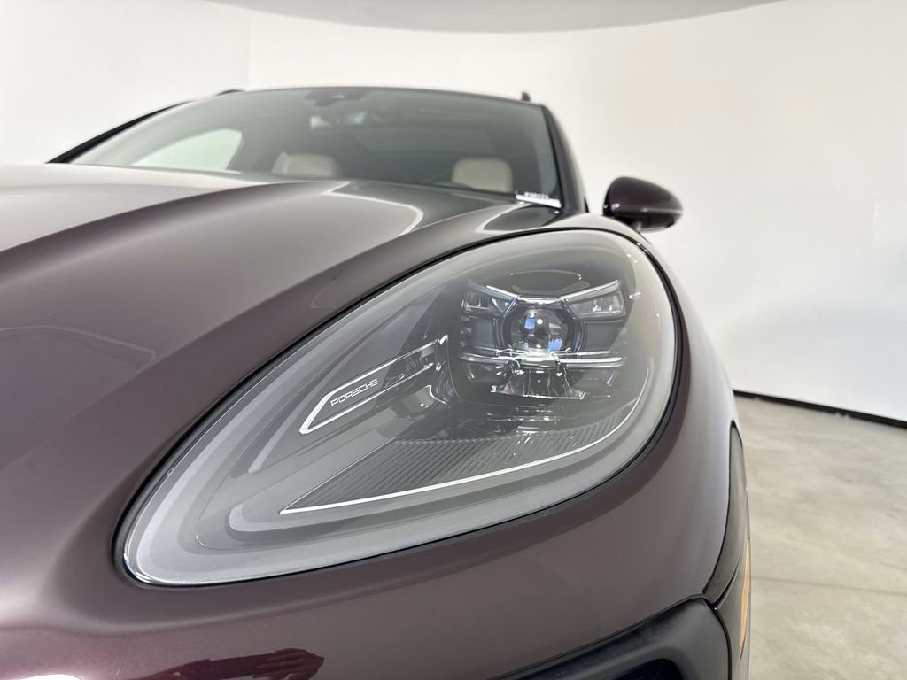 New 2026 Porsche Macan AWD/4WD image 11
