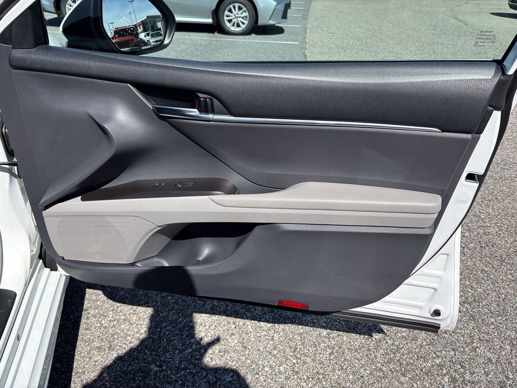 Used 2022 Toyota Camry SE FWD image 34