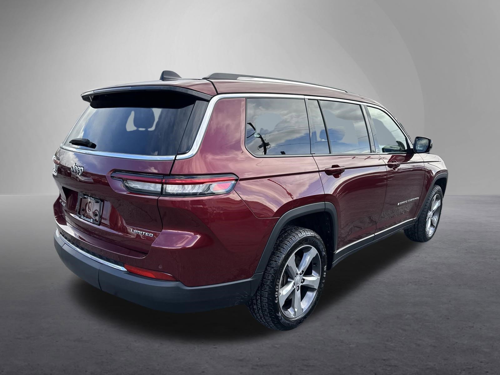 Used 2021 Jeep Grand Cherokee L Limited w/ Trailer Tow Group (B) image 3