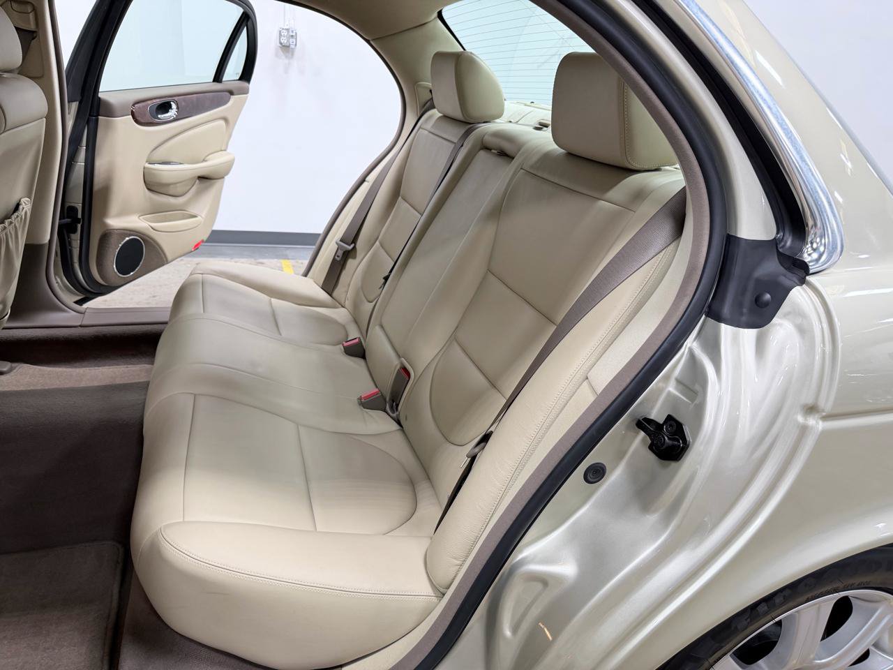 Used 2006 Jaguar XJ8 RWD image 31