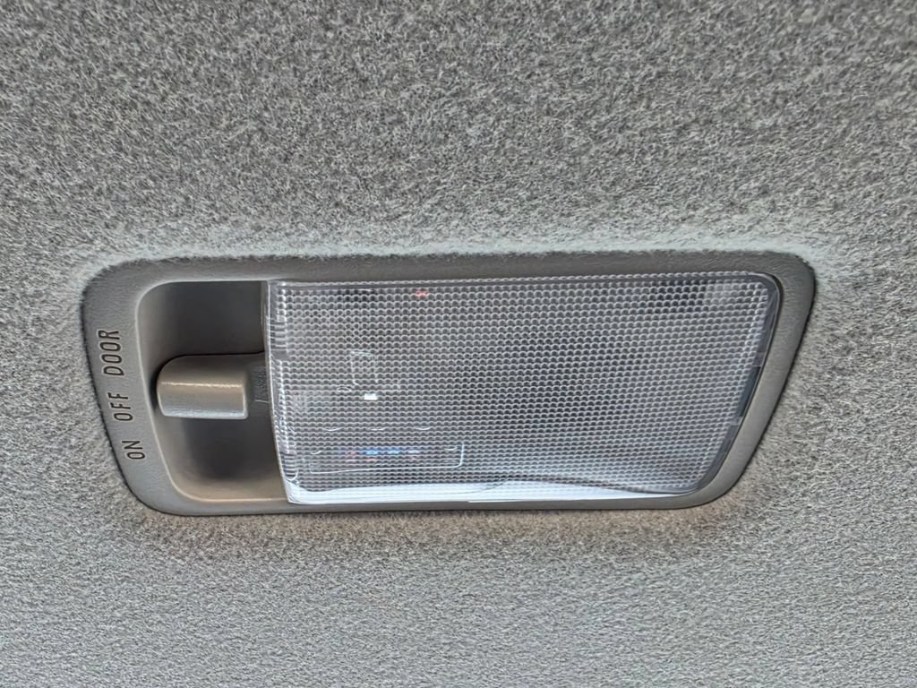 Used 2021 Nissan Kicks S FWD image 17