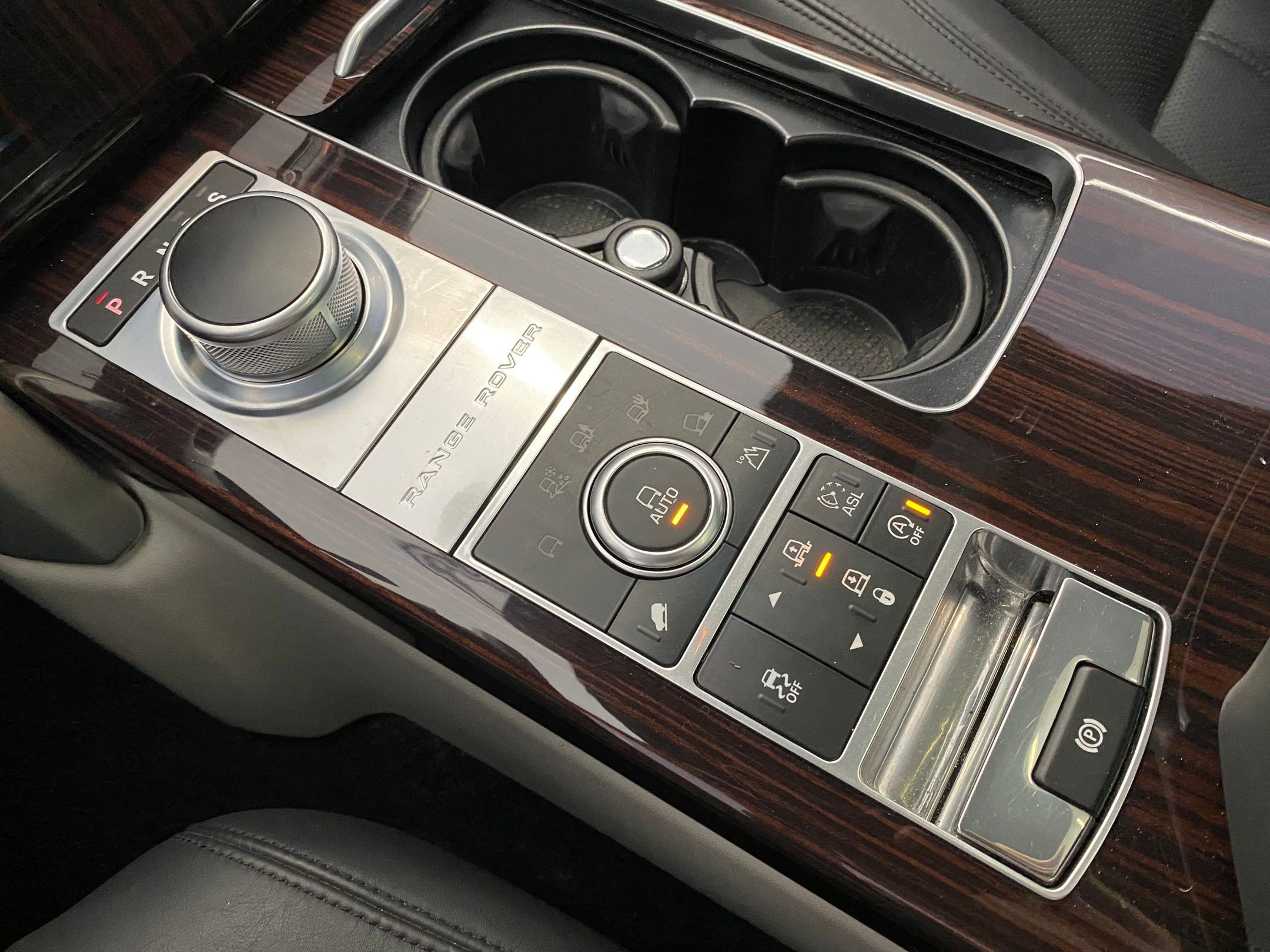 Used 2014 Land Rover Range Rover HSE image 18