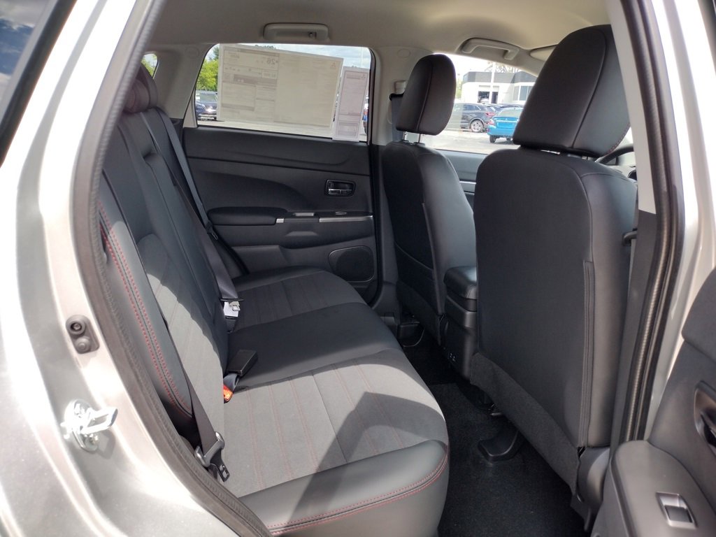 New 2025 Mitsubishi Outlander Sport SE image 9