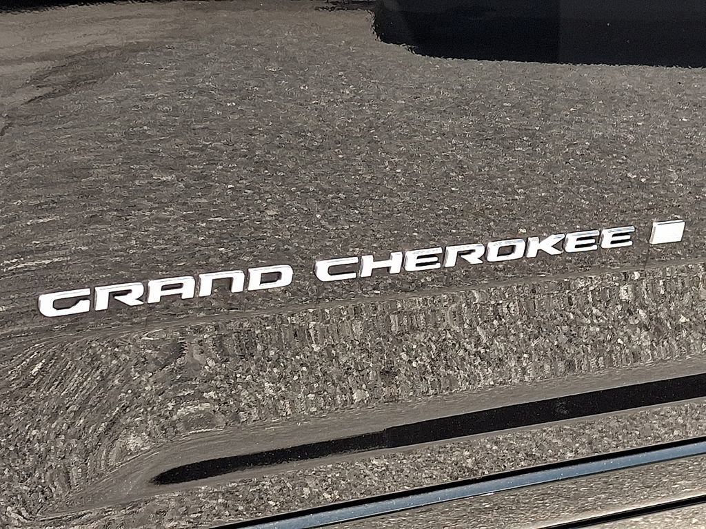 Used 2022 Jeep Grand Cherokee L Overland w/ Advanced Protech Group III AWD/4WD image 36