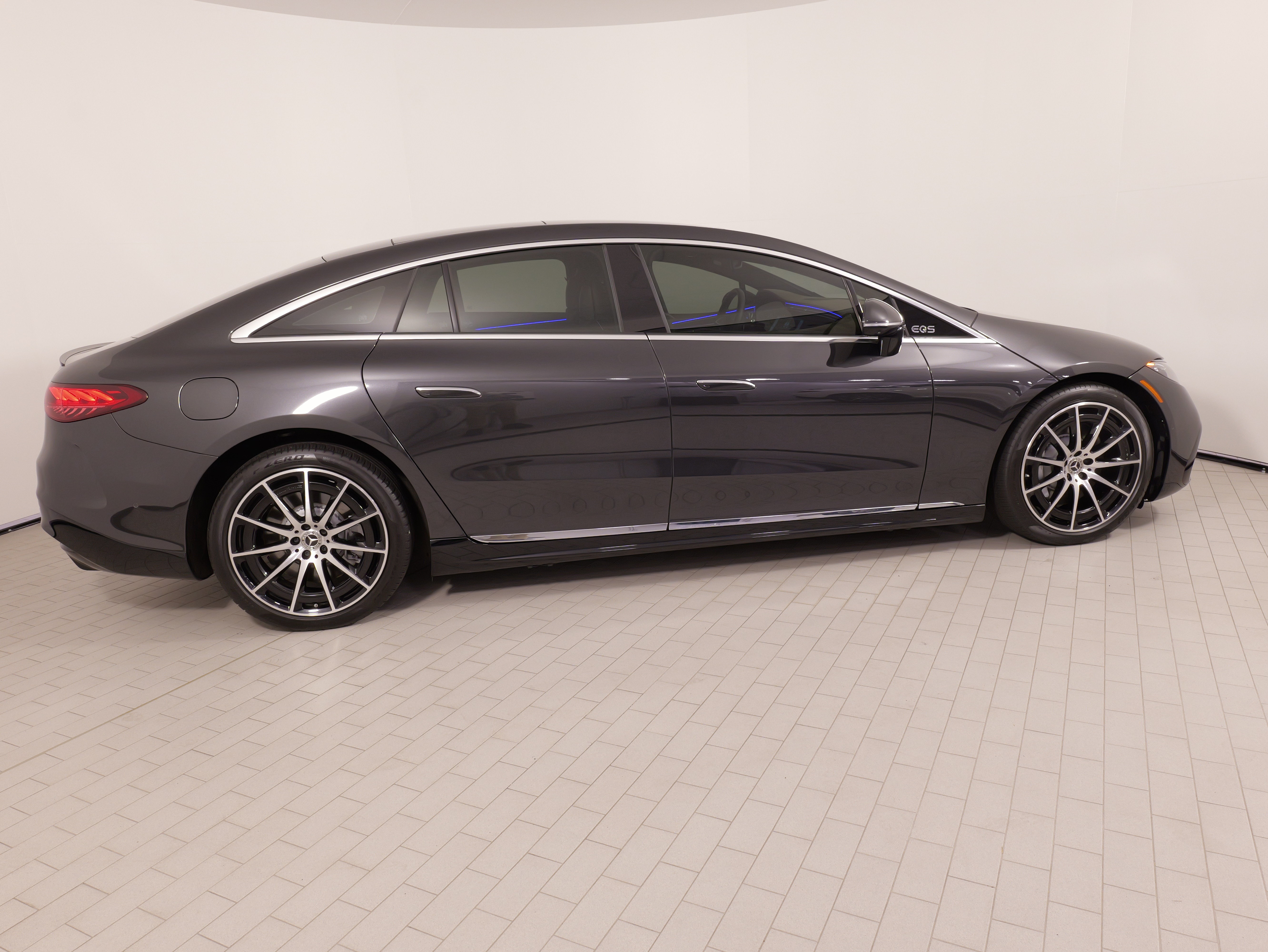 Used 2023 Mercedes-Benz EQS 580 4MATIC Sedan image 10