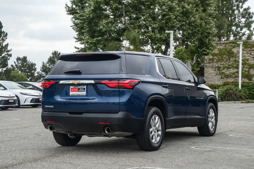 Used 2022 Chevrolet Traverse LS FWD image 9