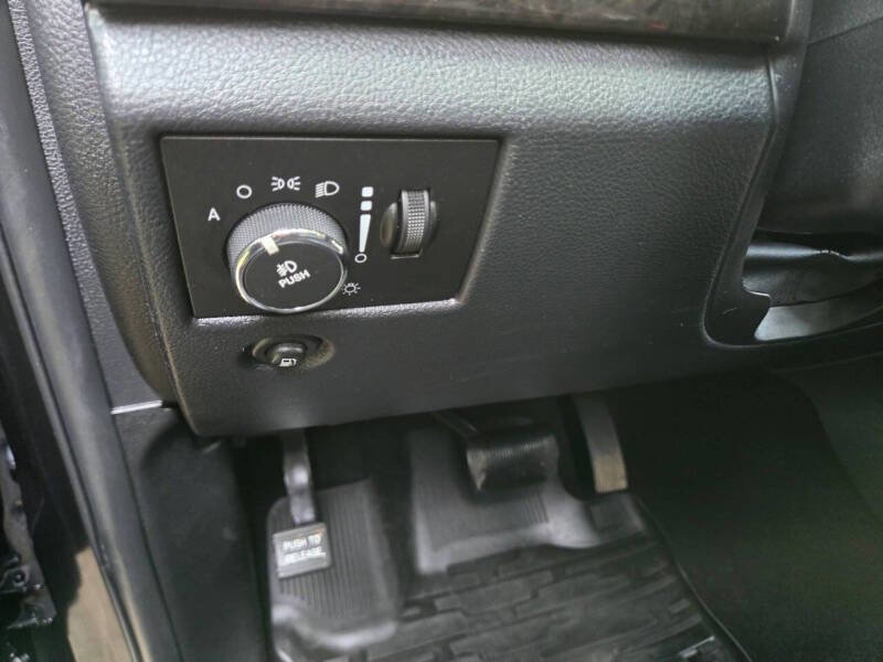 Used 2012 Jeep Grand Cherokee Laredo AWD/4WD image 24