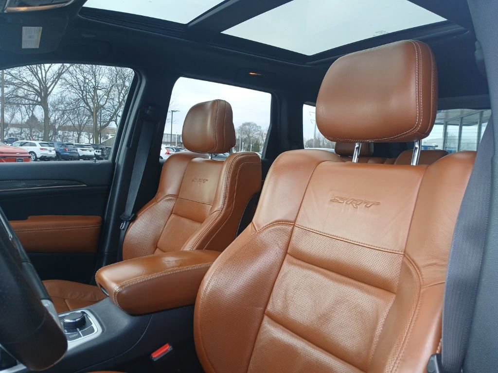 Used 2015 Jeep Grand Cherokee SRT w/ Luxury Group II image 12
