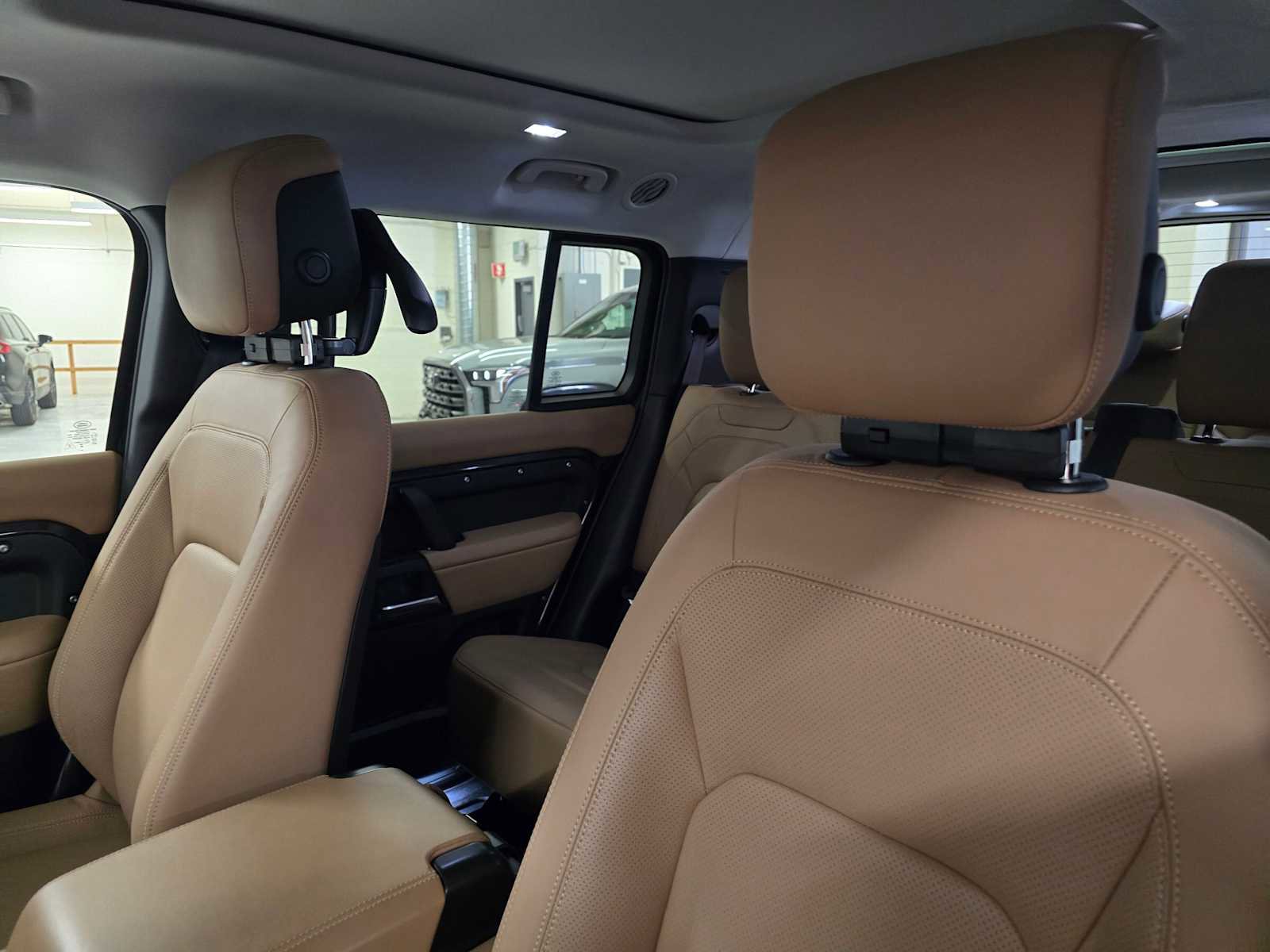 Used 2025 Land Rover Defender 130 S image 24