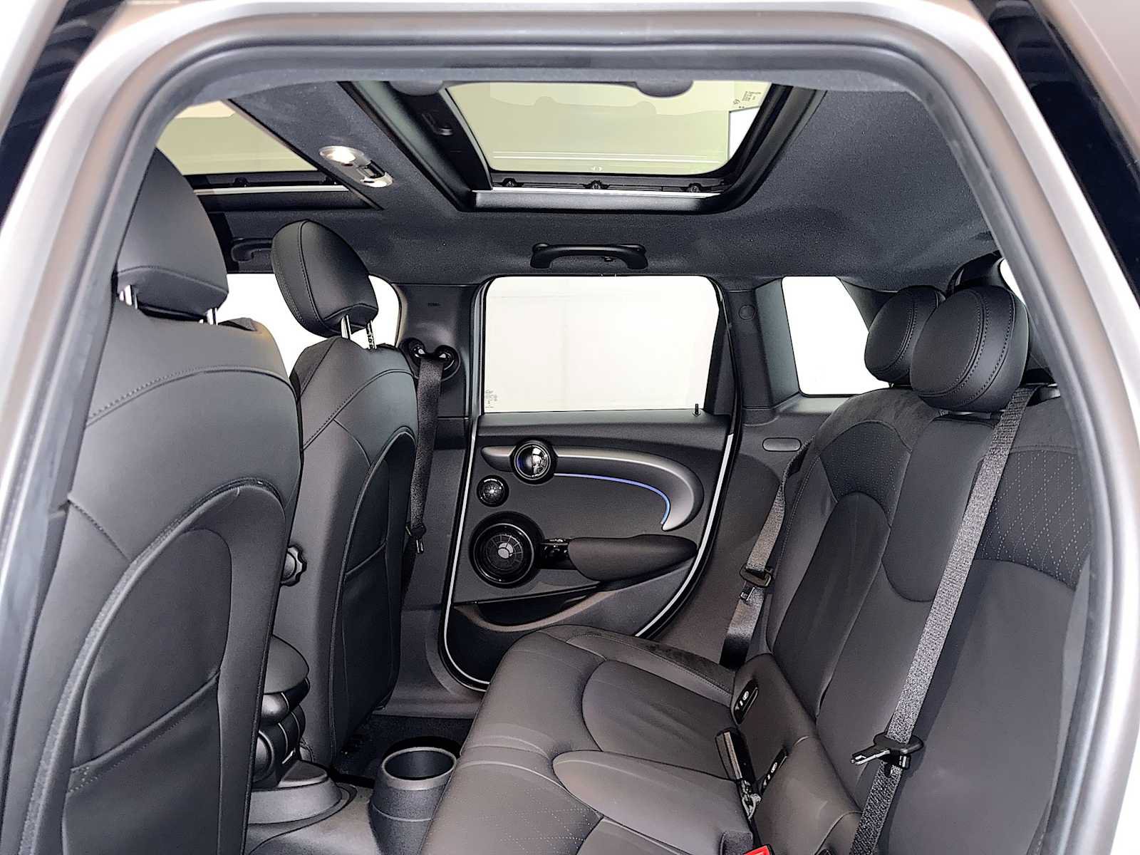 Used 2024 MINI Cooper S FWD image 21