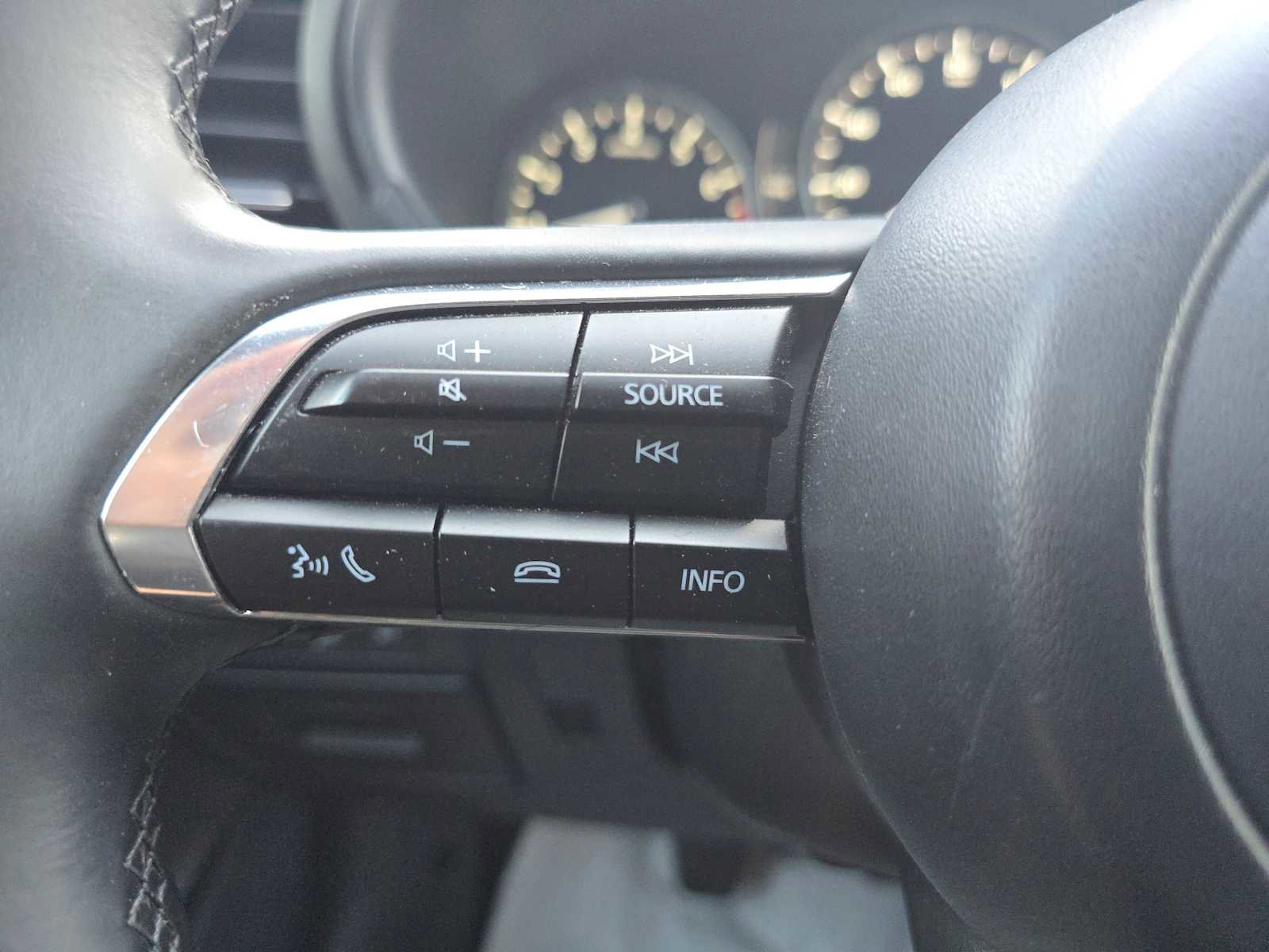 Used 2024 MAZDA MAZDA3 s image 31