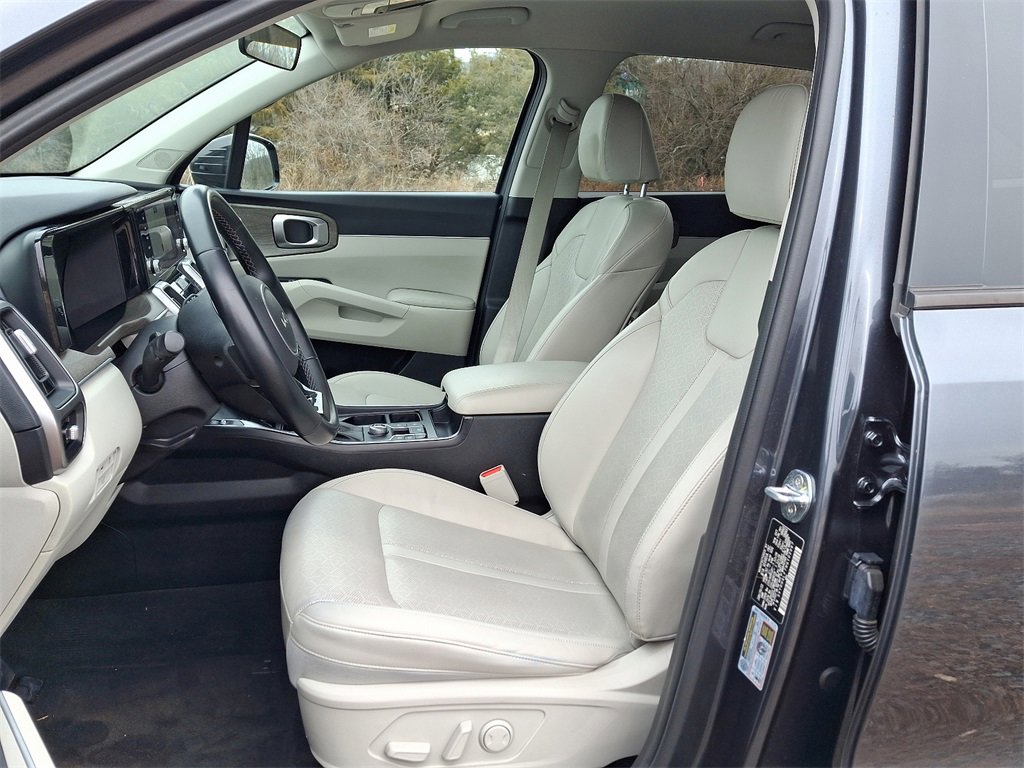 Used 2022 Kia Sorento EX image 13