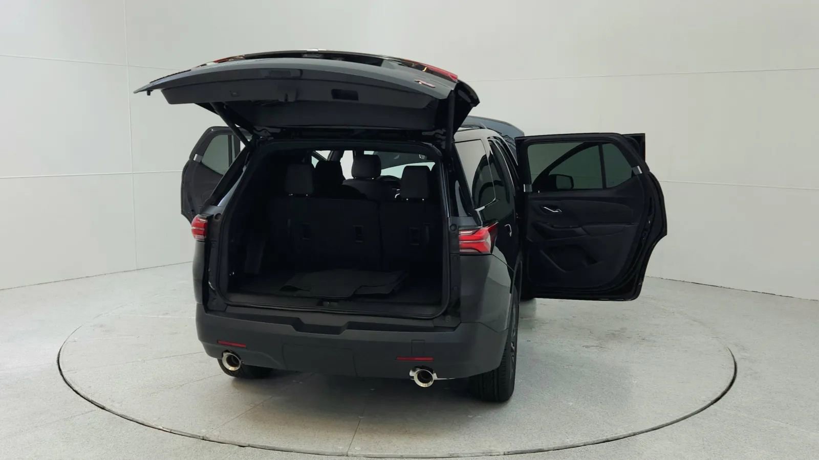 Used 2023 Chevrolet Traverse RS image 41