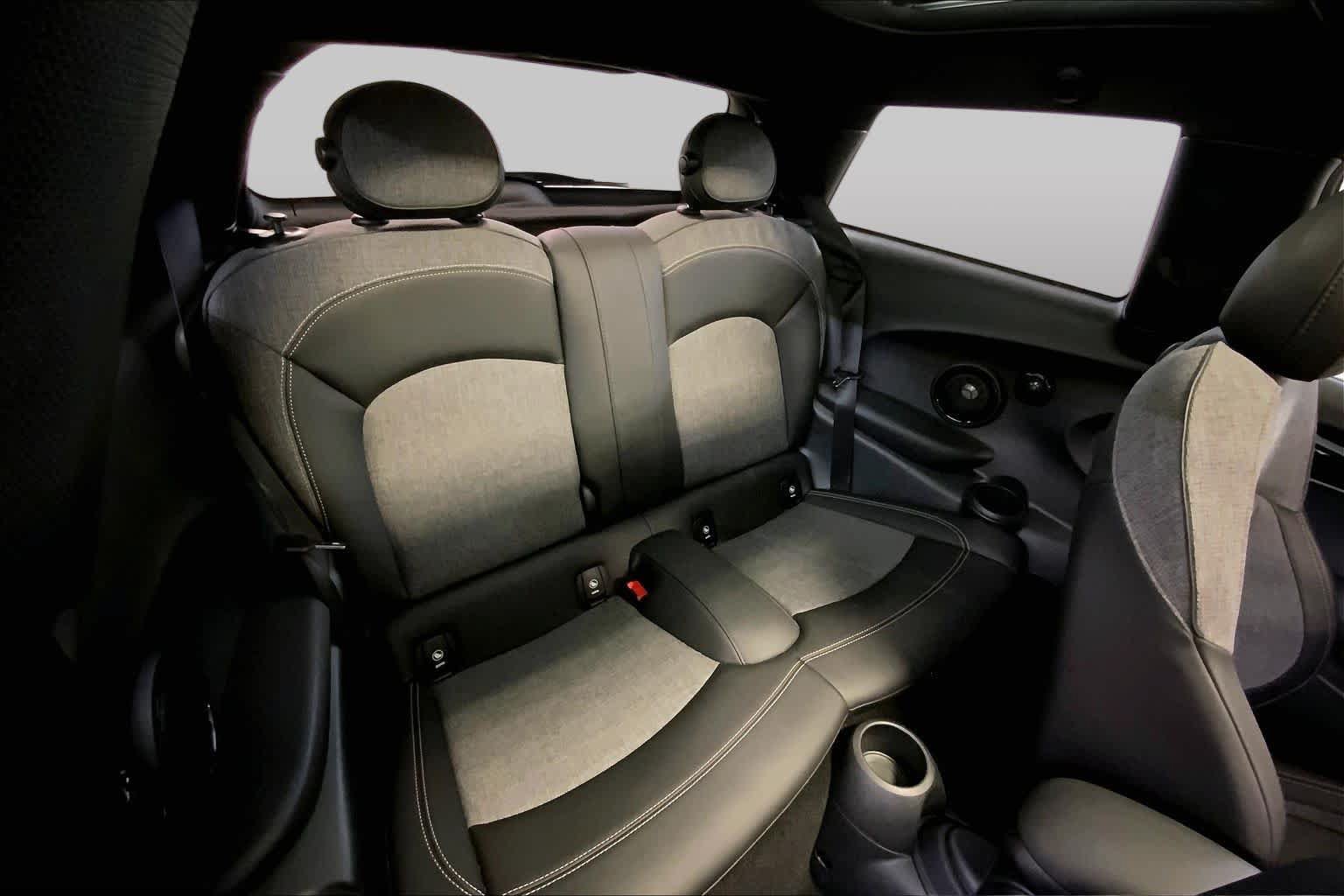 Used 2024 MINI Cooper SE w/ Signature Upholstery Package FWD image 19