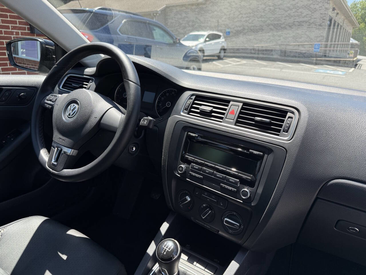 Used 2012 Volkswagen Jetta SE FWD image 25