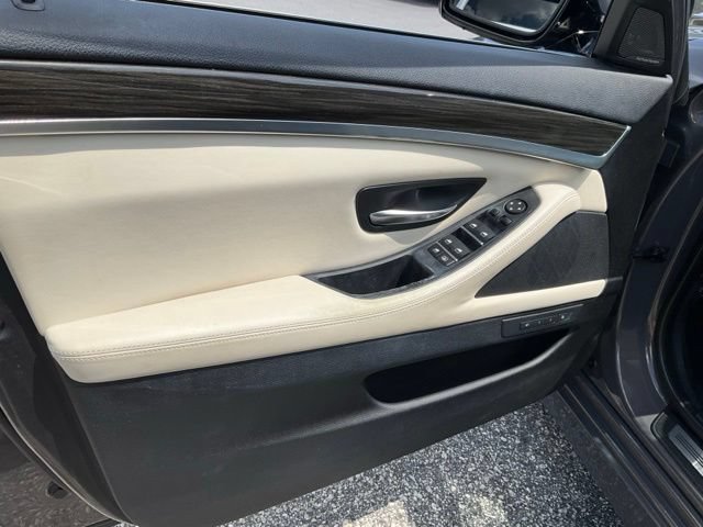 Used 2015 BMW 550i Sedan RWD image 7