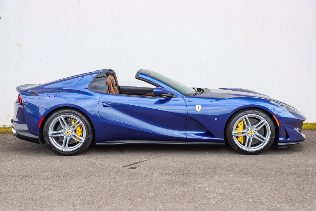 Used 2021 Ferrari 812 GTS RWD image 3