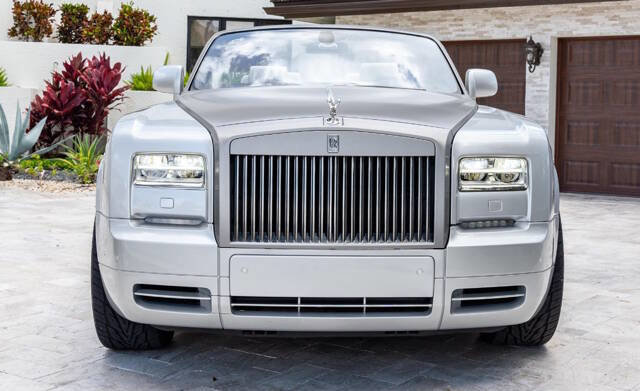 Used 2014 Rolls-Royce Phantom Drophead Coupe image 3