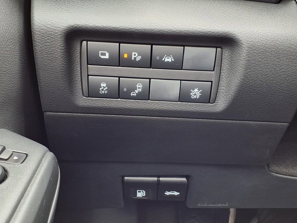 Certified 2025 Nissan Kicks Play S FWD image 18