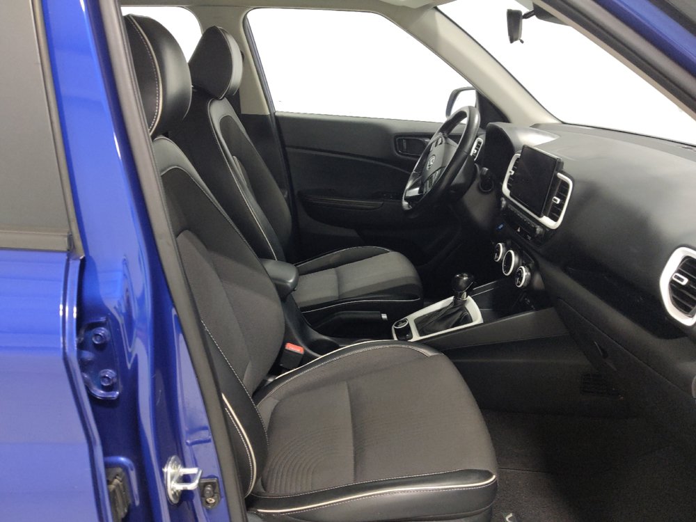 Used 2022 Hyundai Venue Limited FWD image 21