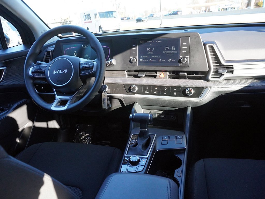 Used 2025 Kia Sportage LX image 25