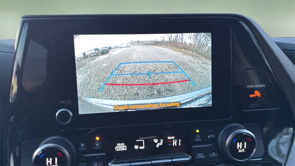 Used 2024 Toyota Highlander LE image 30
