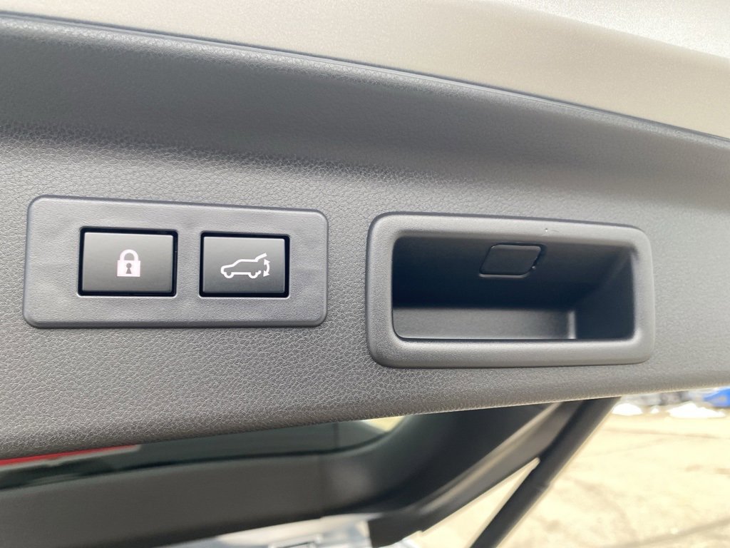 Used 2025 Subaru Forester Limited image 21