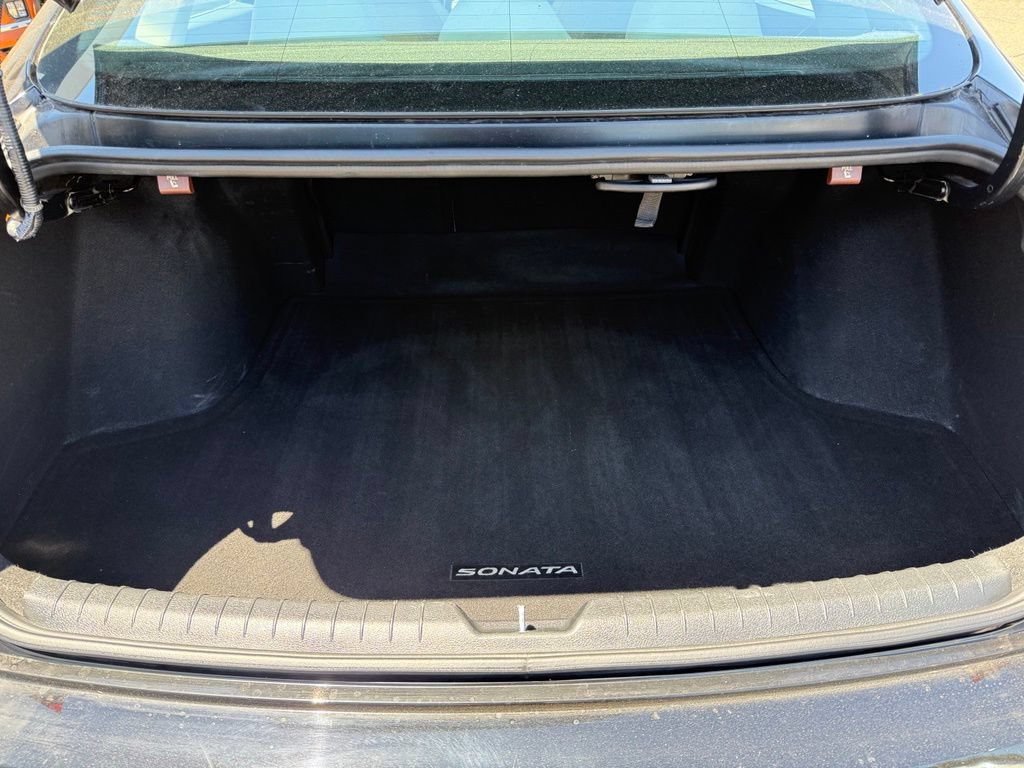 Used 2023 Hyundai Sonata SE w/ Cargo Package FWD image 10