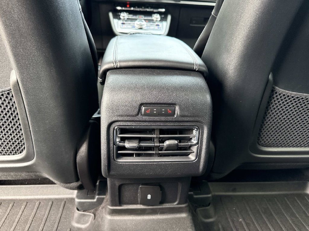 Used 2022 Lincoln Corsair AWD w/ Premium Package image 16