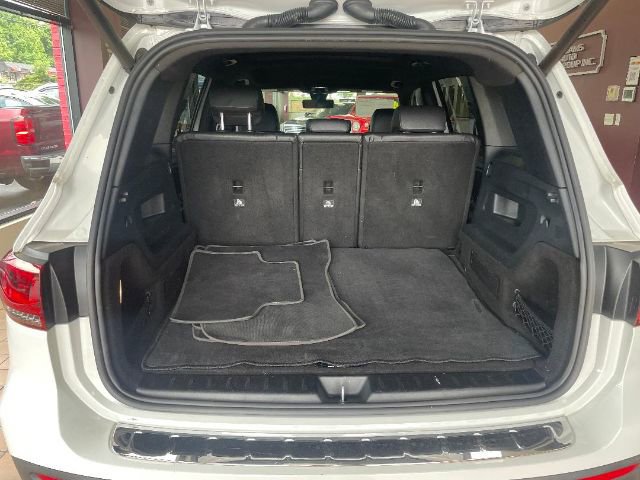 Used 2021 Mercedes-Benz GLB 250 w/ Premium Package image 11