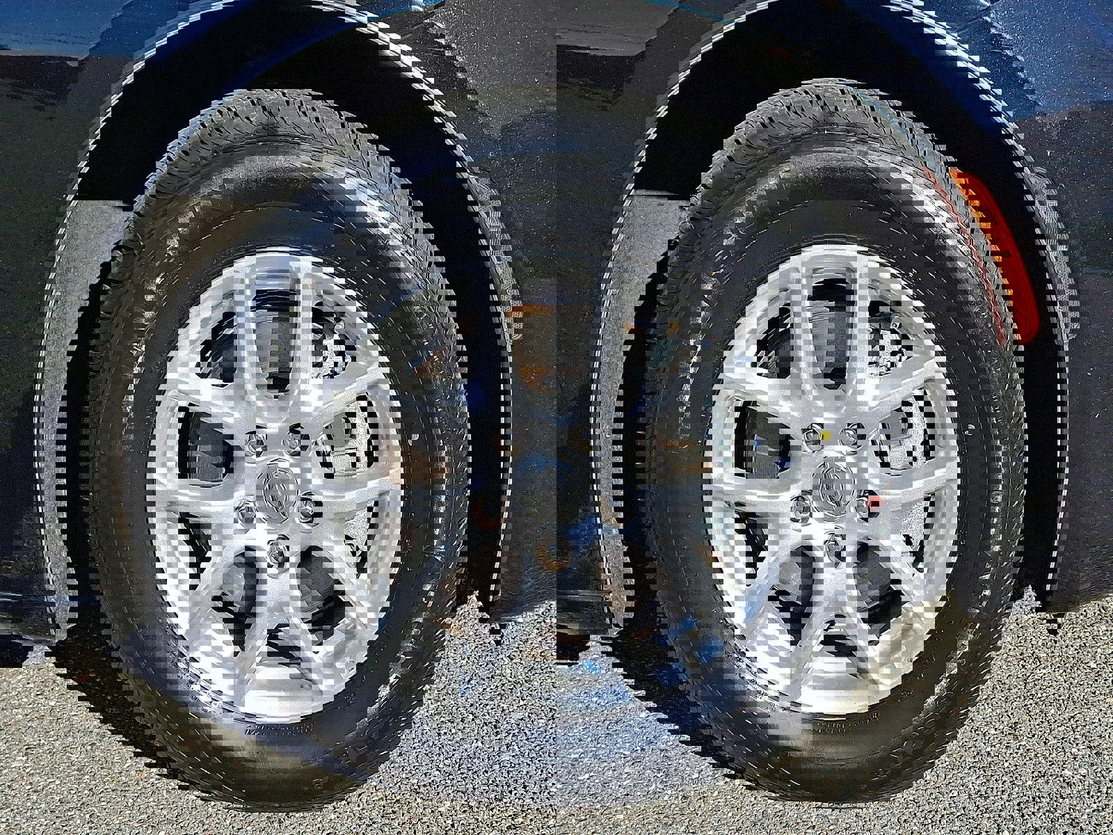 Used 2023 Chrysler Voyager LX image 8