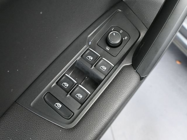 Used 2019 Volkswagen Tiguan SEL Premium R-Line FWD image 19