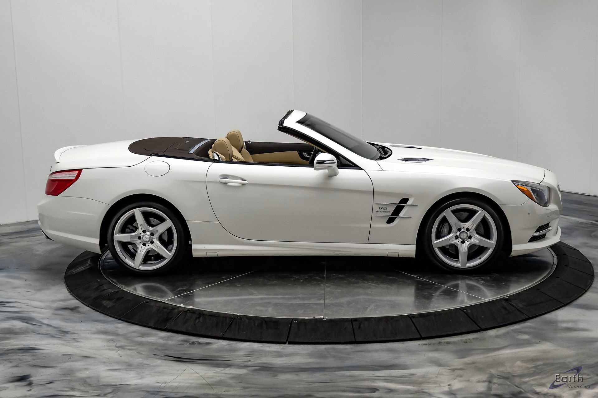 Used 2014 Mercedes-Benz SL 550 SL550 Roadster image 22