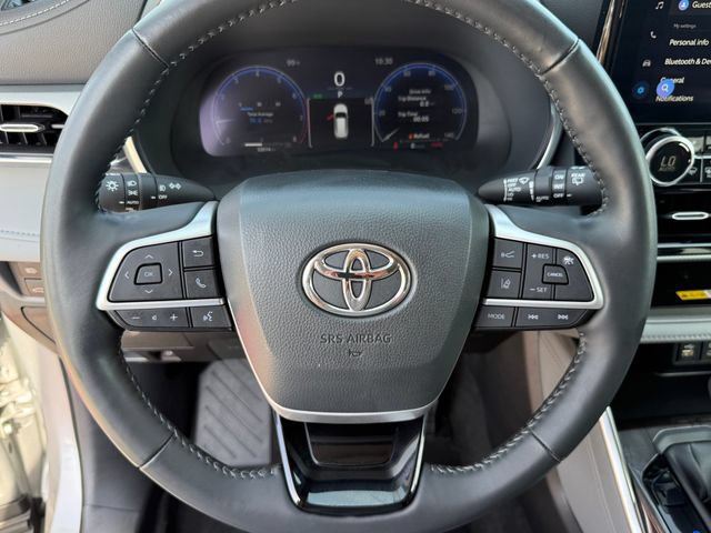 Used 2023 Toyota Highlander Platinum FWD image 18