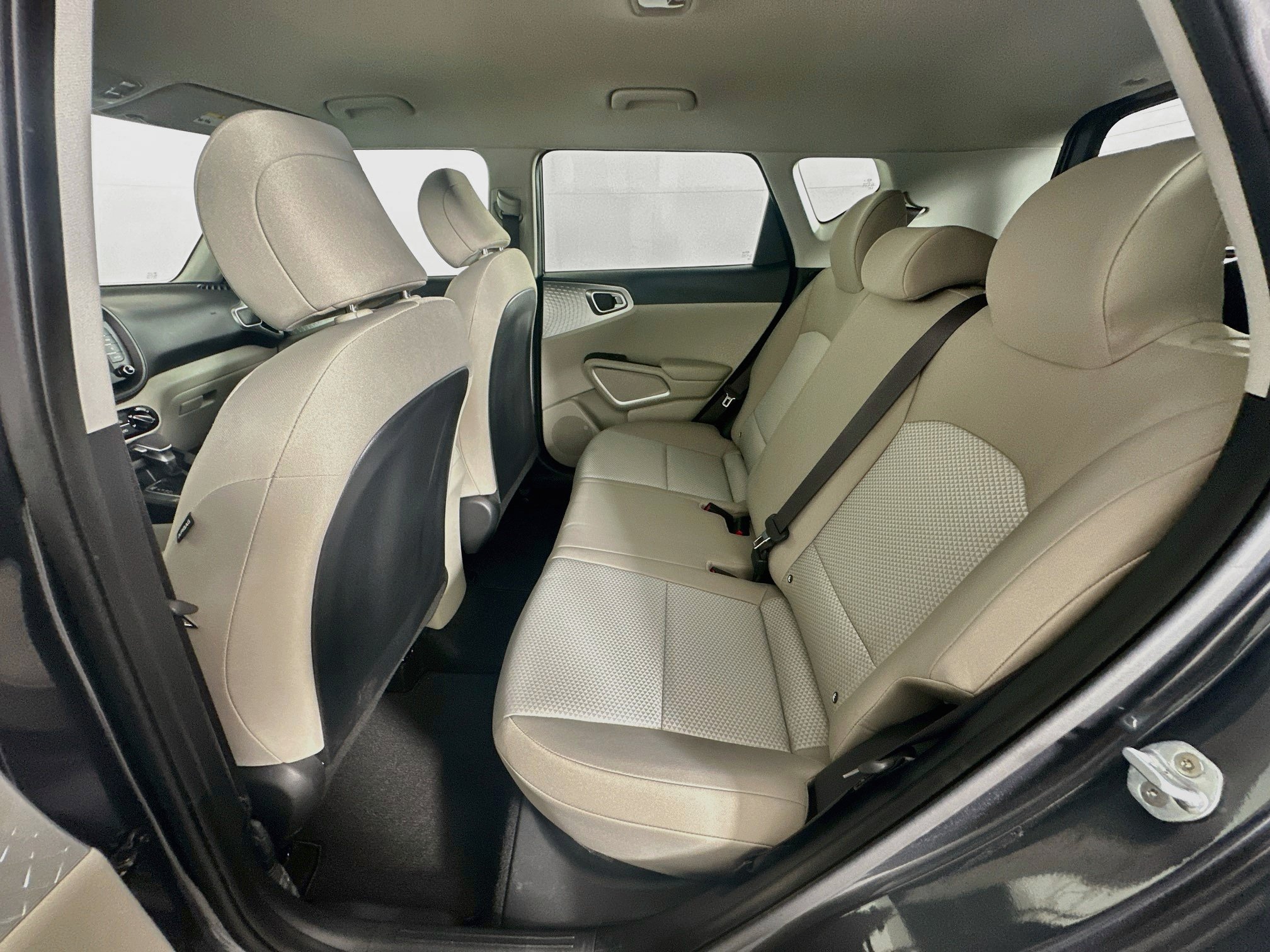 Used 2020 Kia Soul LX FWD image 26