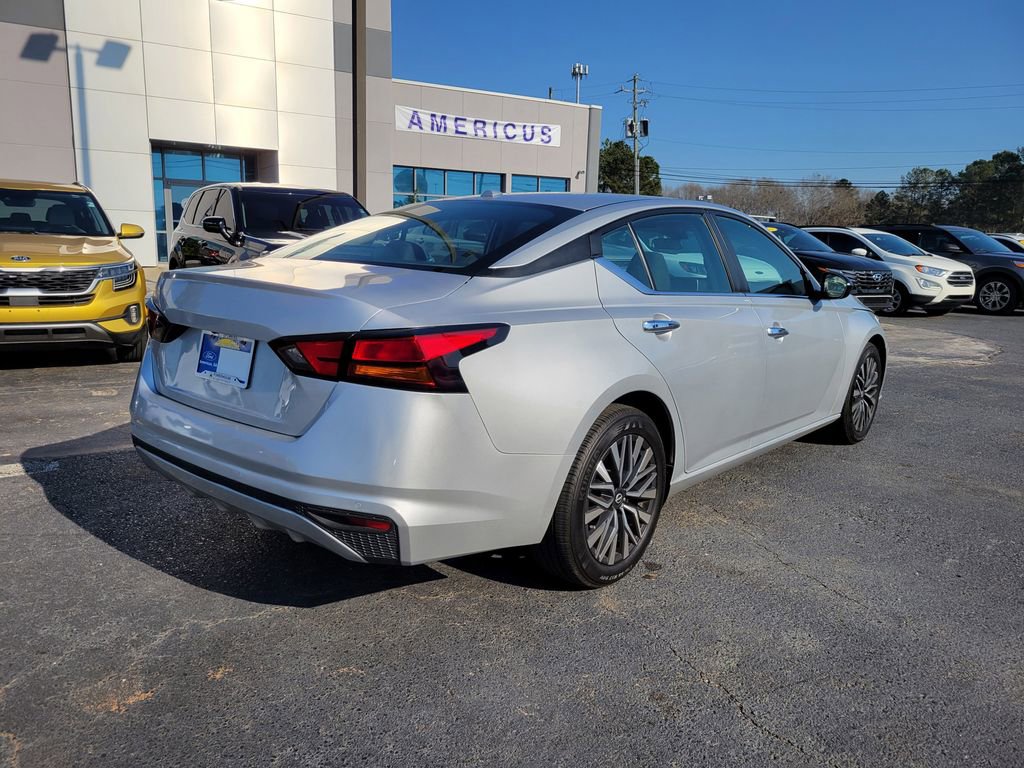 Used 2024 Nissan Altima 2.5 SV image 5