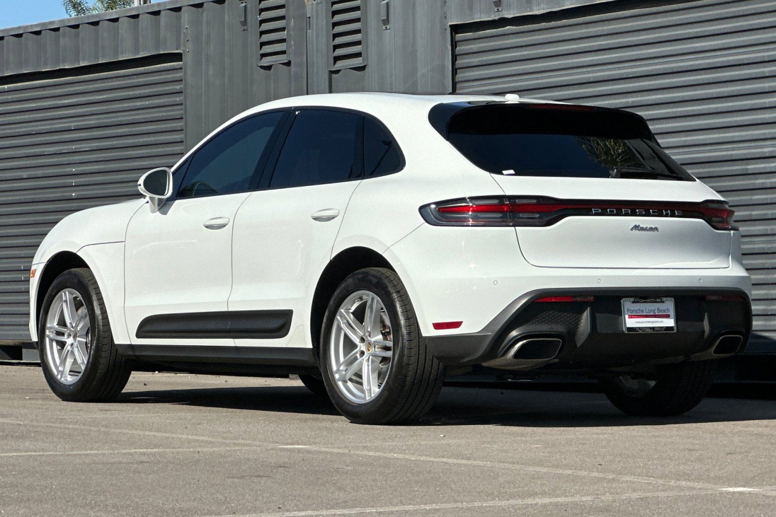 Certified 2022 Porsche Macan image 3