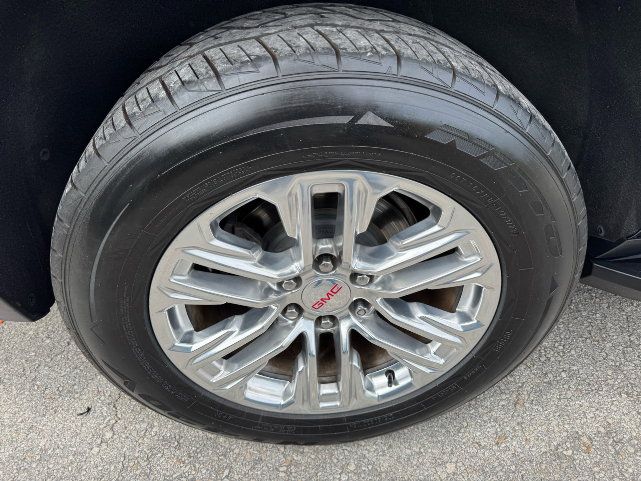 Used 2021 GMC Yukon SLT w/ SLT Premium Package image 28