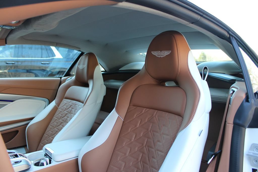 New 2026 Aston Martin Vanquish Convertible RWD image 10