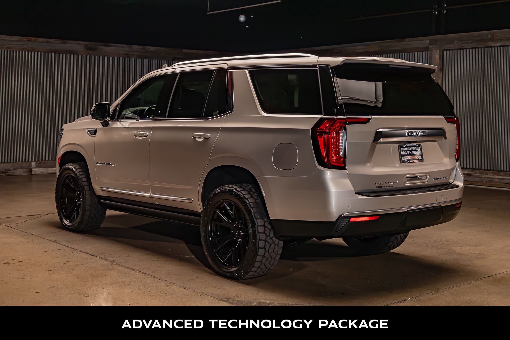 Used 2022 GMC Yukon Denali w/ Denali Premium Package AWD/4WD image 7