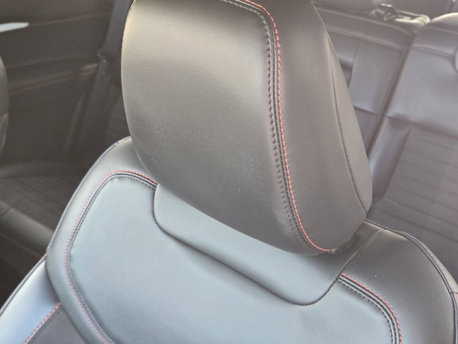 Used 2025 Ford Explorer ST-Line w/ Premium Package image 18