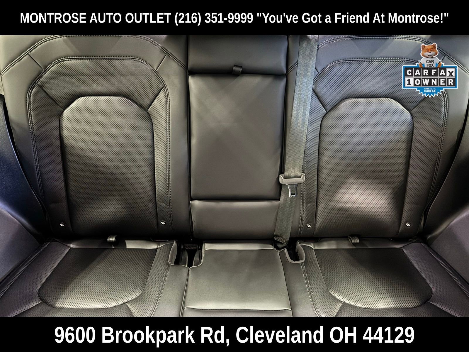 Used 2025 Land Rover Defender 90 X-Dynamic SE image 32