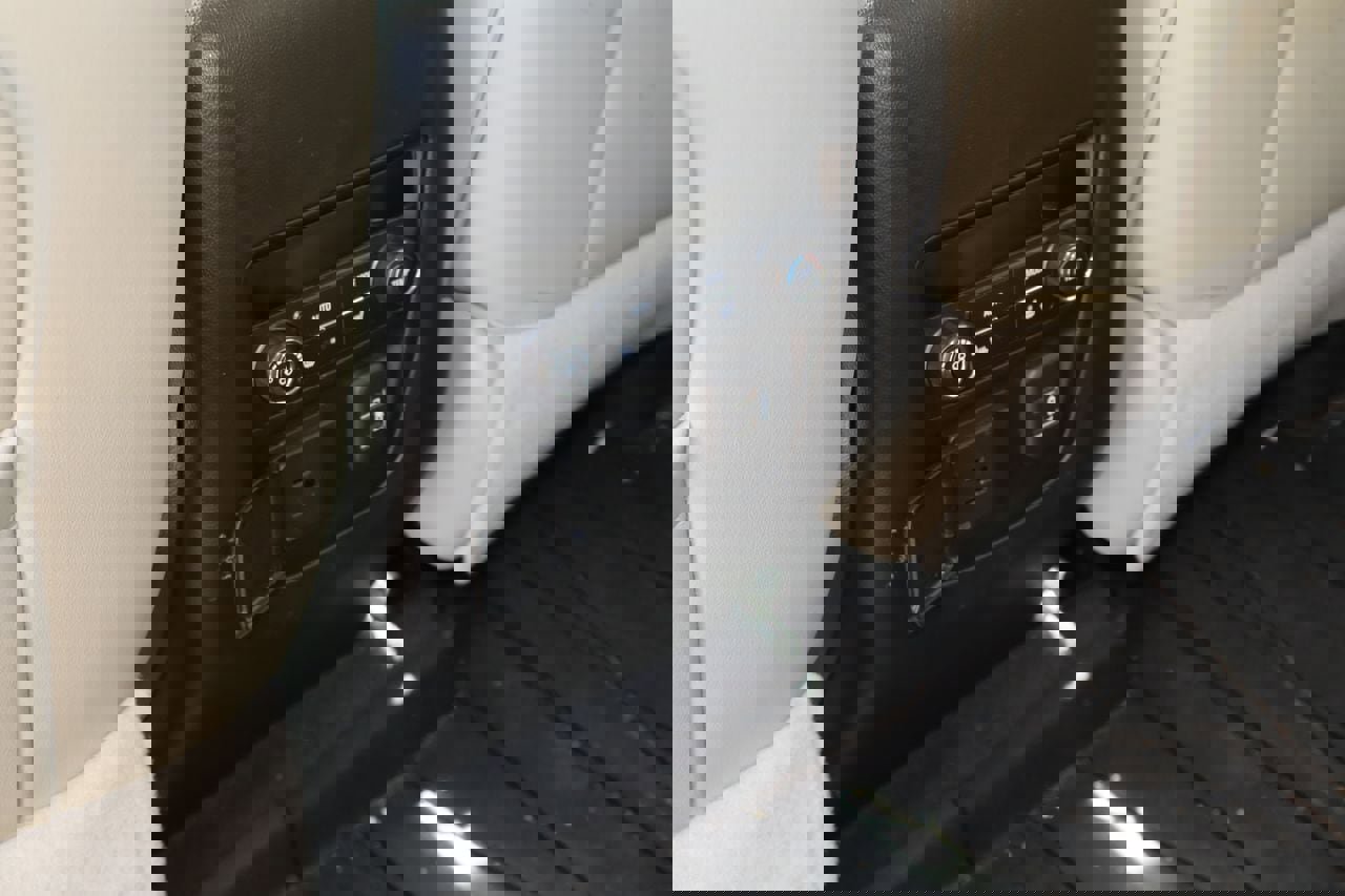 Used 2021 Buick Enclave Premium w/ Sun and Sites Package image 21